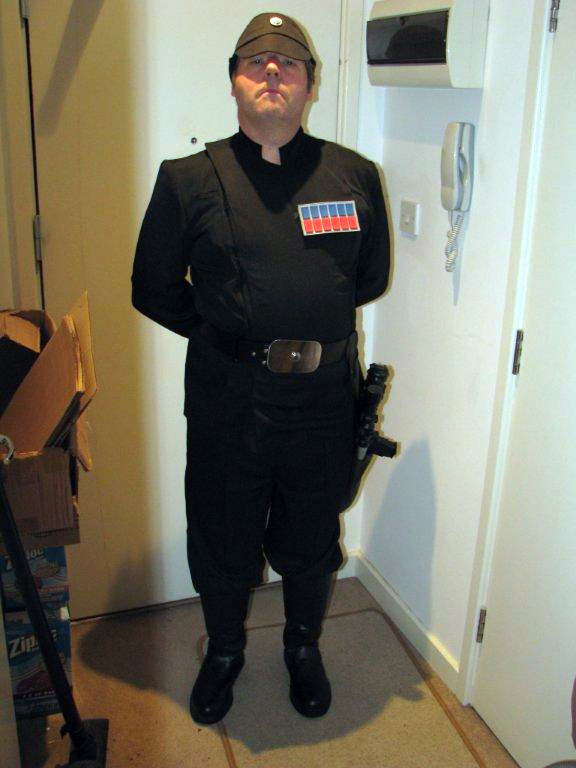 STAR WARS : Costumes and Toys - Imperial Officer Review from Peter