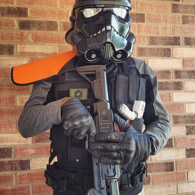 Shadowtrooper Costume with Pauldron Review
