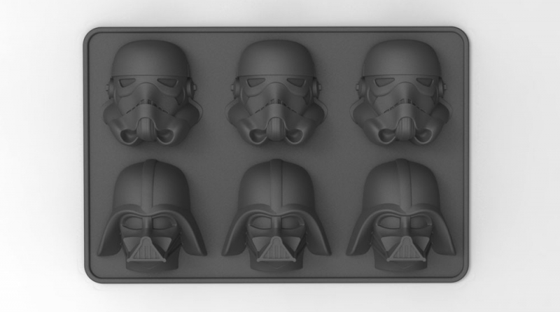 188792918.jpg Star Wars GIFTS AND GAMES - Star Wars Ice Cube Tray - Stormtrooper and Darth Vader